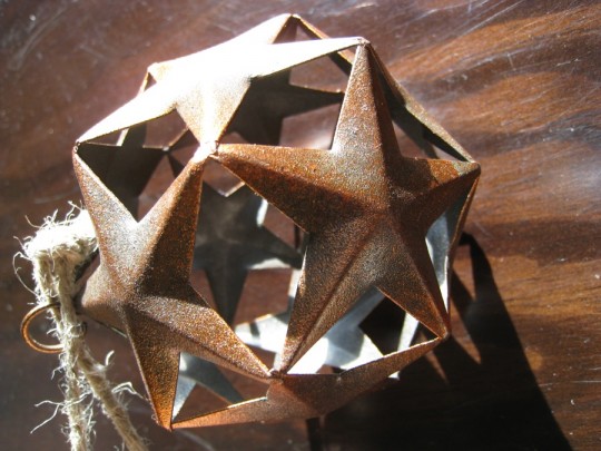 Joined stars ornament - I stuck this one on the top of the faux-tree this year.
