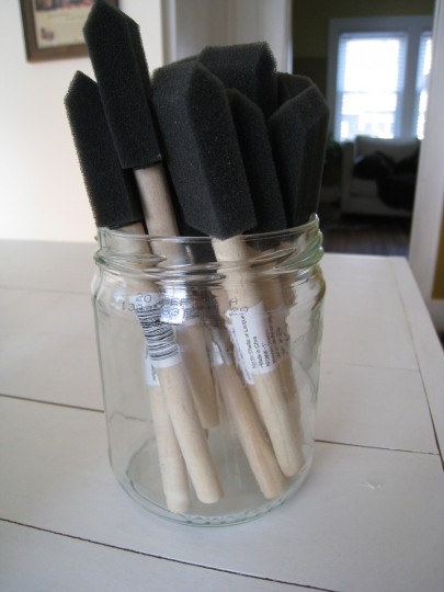 Aww yeah. Scored 15 1" foam brushes for $1. That's like... $.07 each when you round up for taxes.