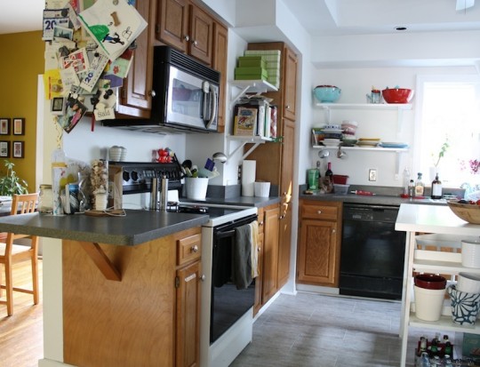 Kitchen: In all its oak-y glory.