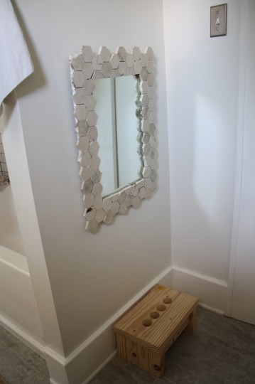 A finished marble mirror frame!