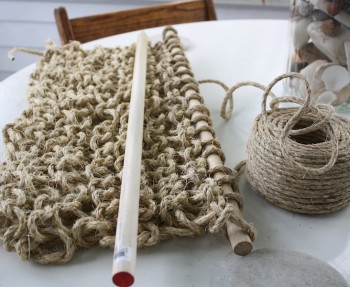 How to knit a jute rug.